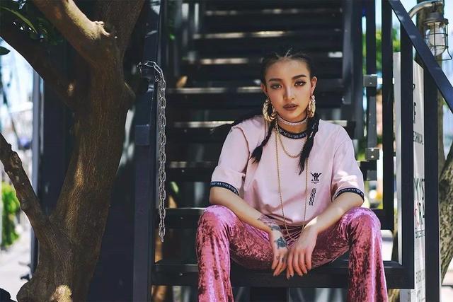 日本顶级 rapper 潮水老娘出品，最新时尚单品，你值得拥有