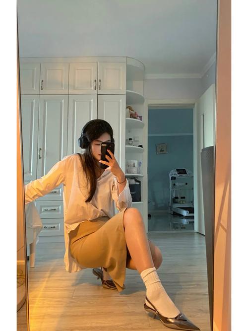 最强 RAPPER 女潮水仙踪林，带来震撼听觉的时尚耳机